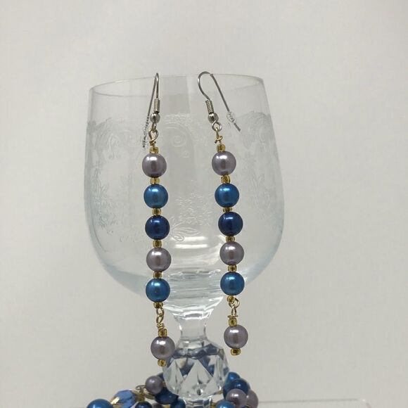 Vintage bead wire bracelet with earrings. - Picture 2 of 3